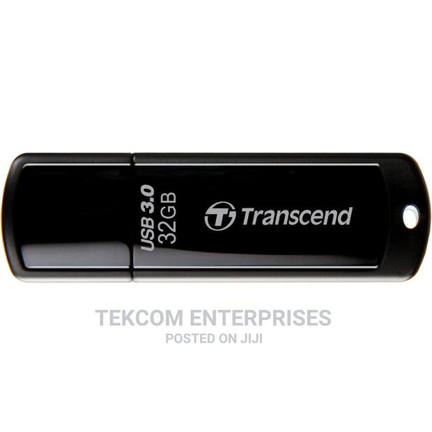 Transcend Jetflash 700 32GB Flash 3.1 USB Flashdisk - main view