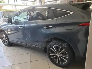 Toyota Harrier 2.0 2020 Gray