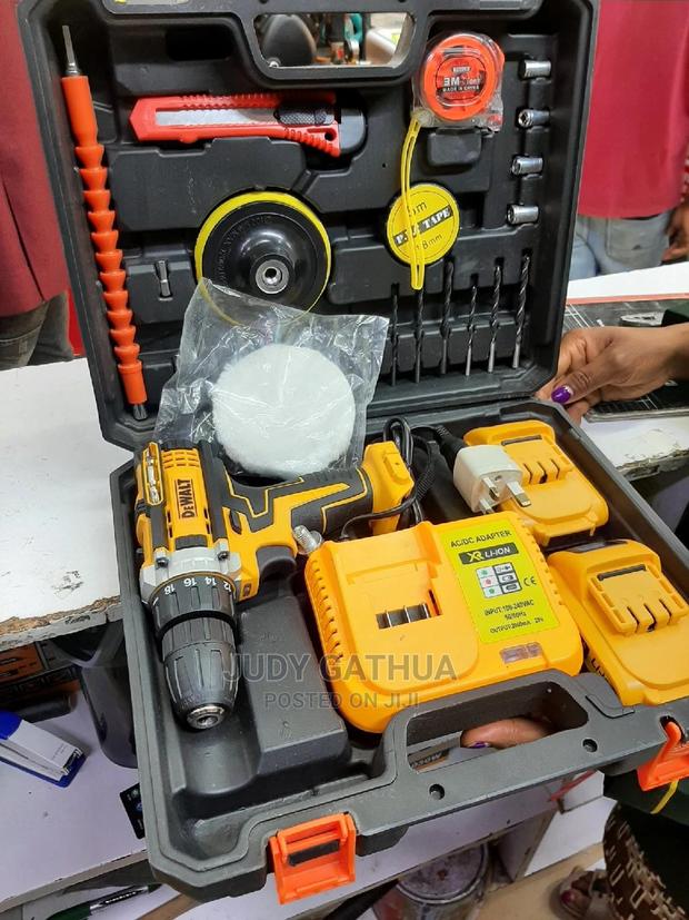 Cordless Drill Set With Polisher Pad - main view