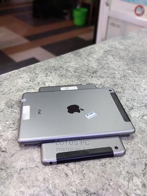 Apple iPad Mini 3 16 GB Gray - main view