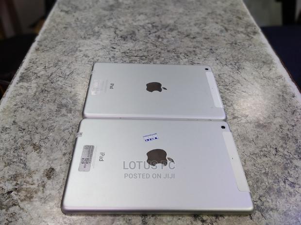 Apple iPad Mini 3 16 GB Silver - thumbnail 2