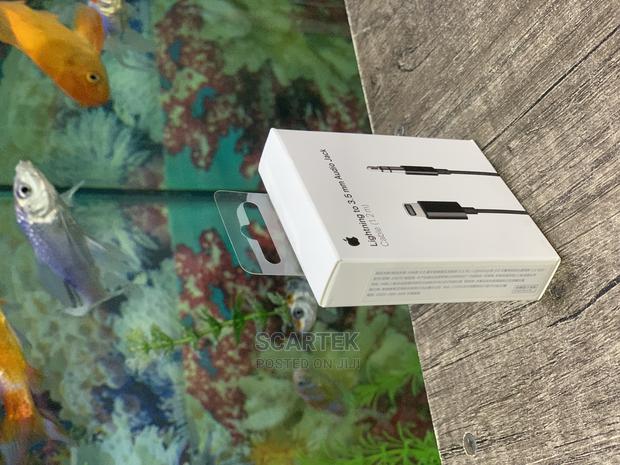 Lighting Audio Jack by Apple - thumbnail 2