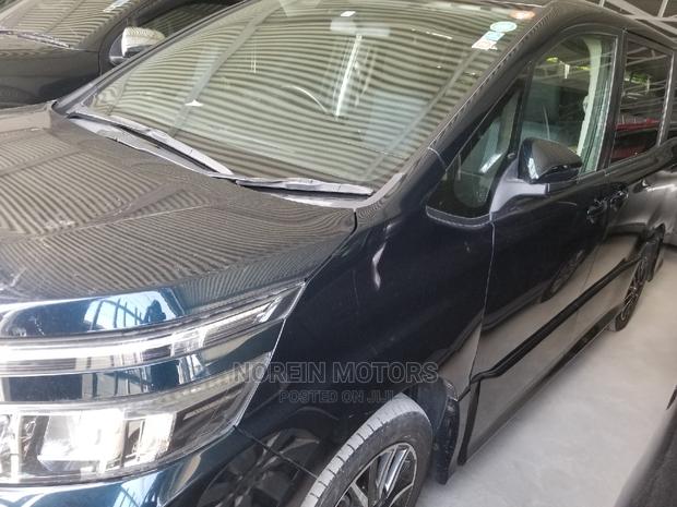 Toyota Voxy 2015 Blue