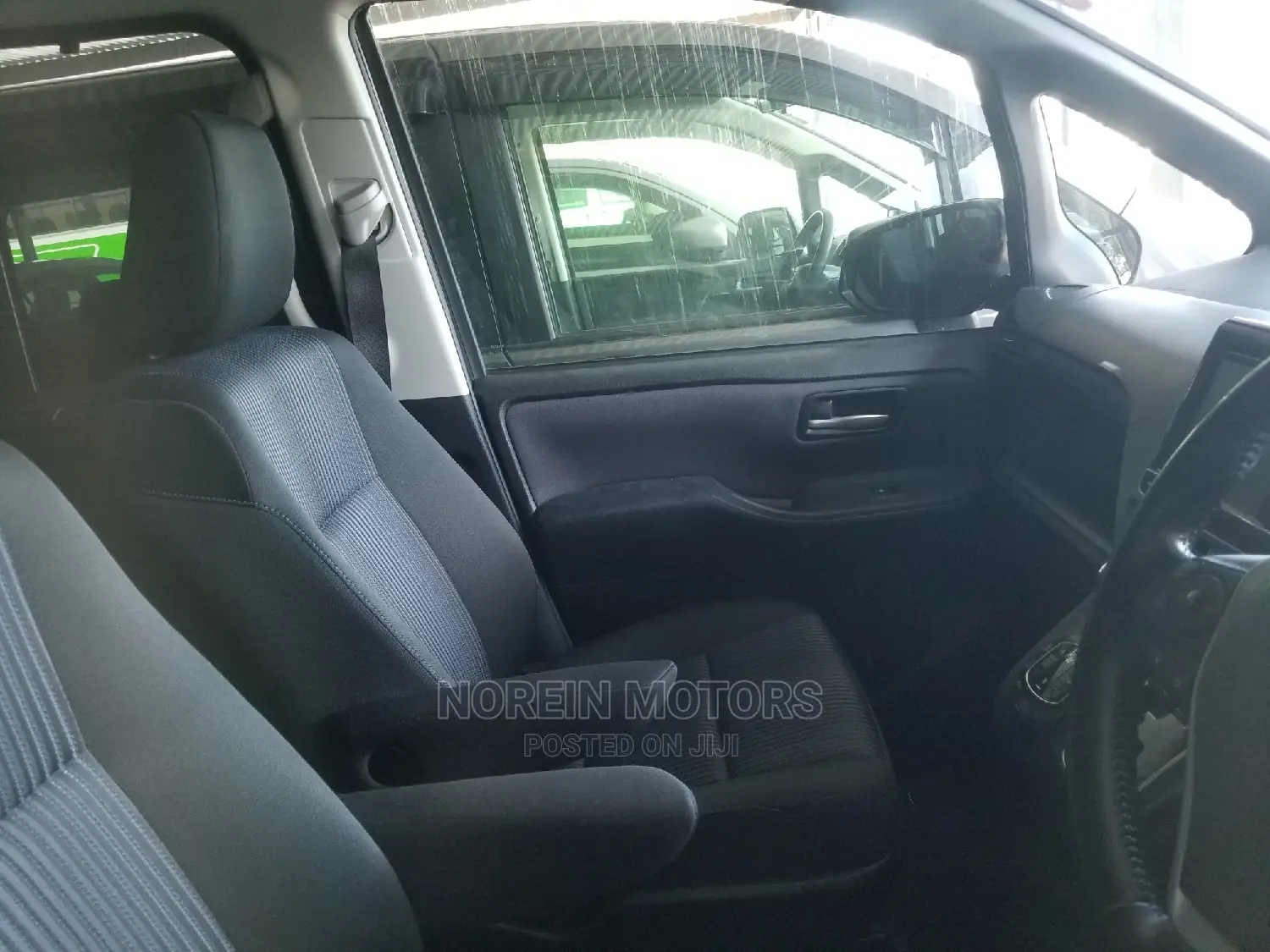 Toyota Voxy 2015 Blue