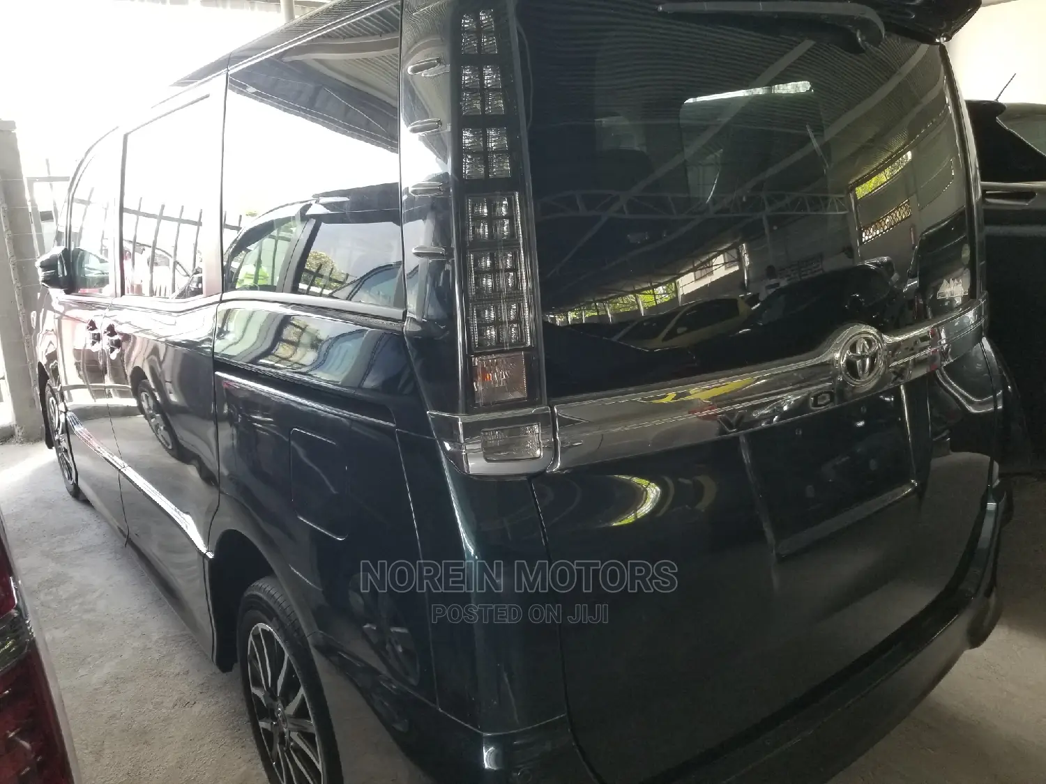 Toyota Voxy 2015 Blue