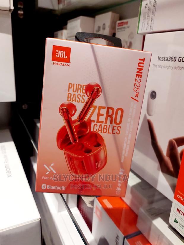 Tune 225 Bluetooth Buds by JBL - main view