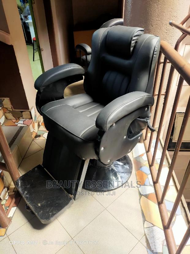 VIP Locally Made Barber Seat