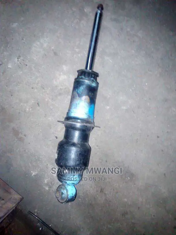 Subaru Outback Rear Shock in Good Quarity