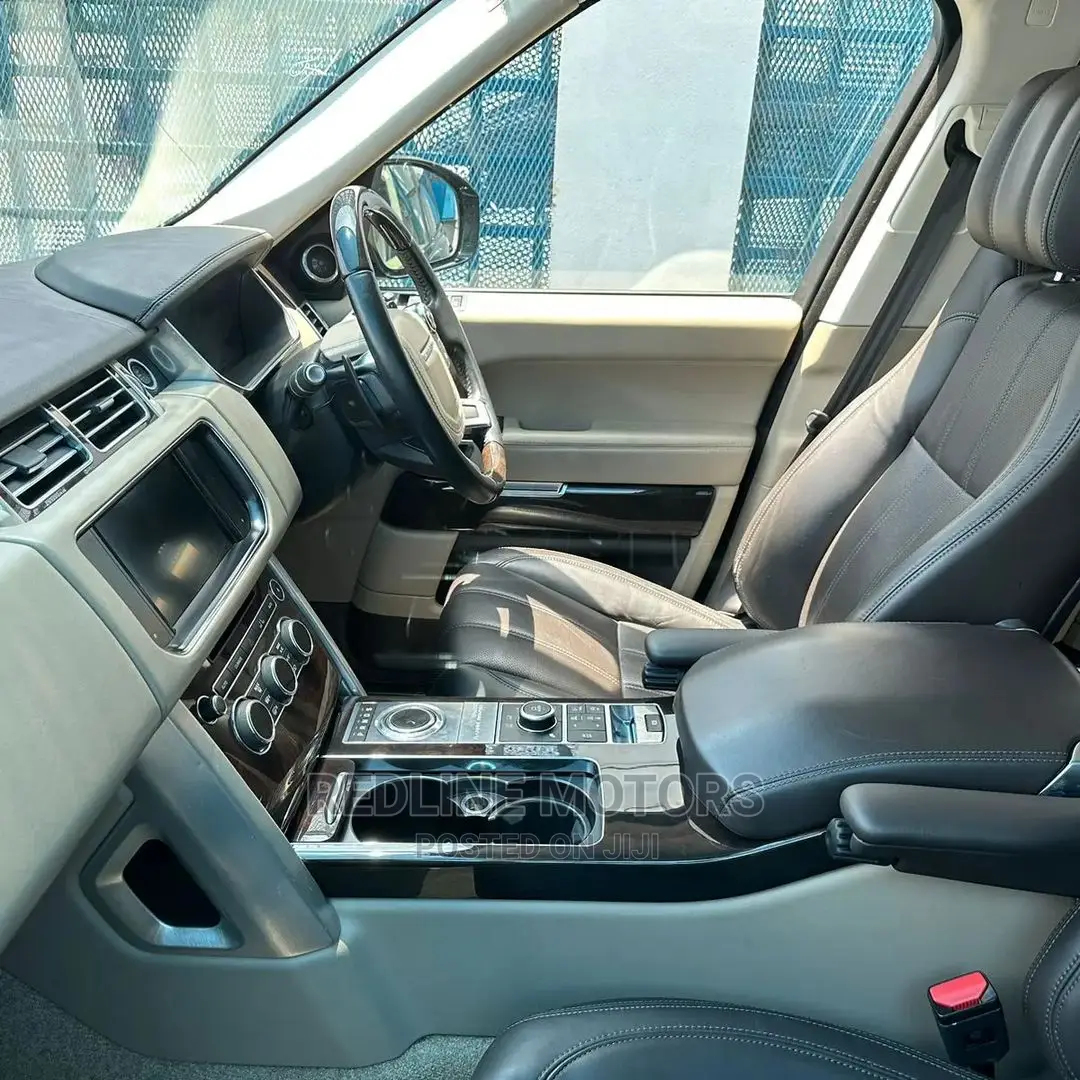 Land Rover Range Rover Vogue 2016 Black