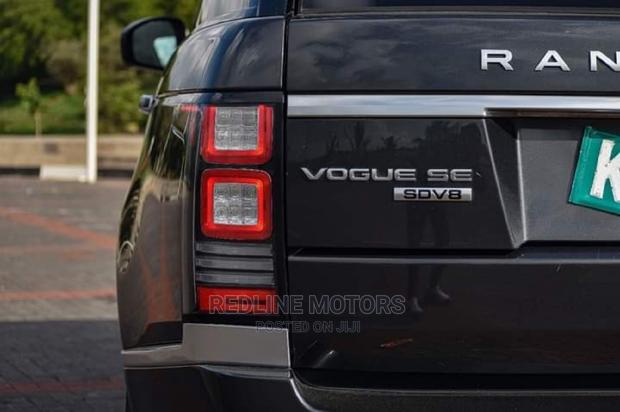 Land Rover Range Rover Vogue 2016 Black - thumbnail 2
