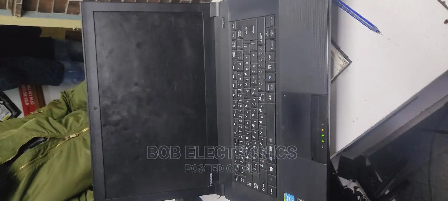 Laptop Toshiba Satellite CL15 4GB Intel Celeron HDD 500GB