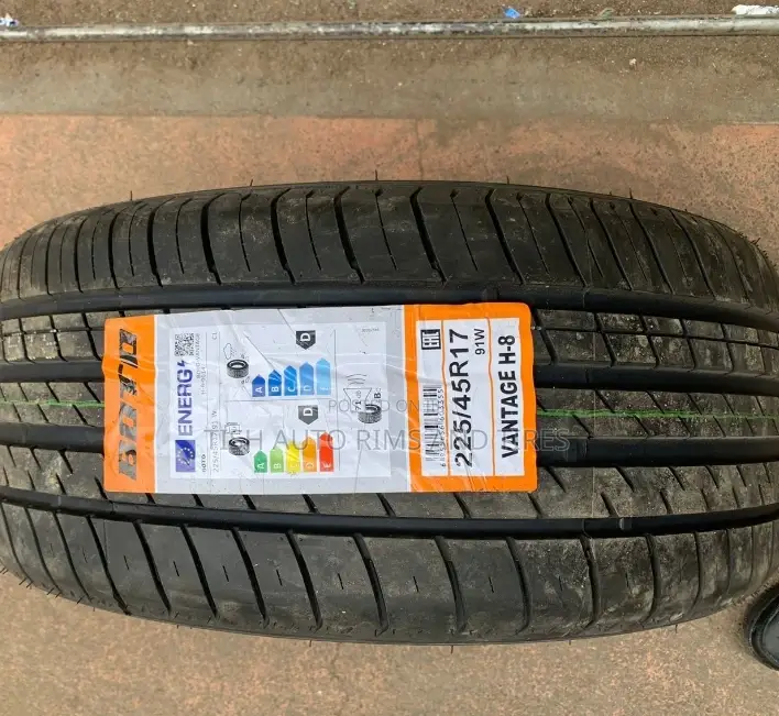 225/45r17 Vantage