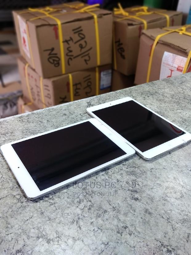 Apple iPad Mini Wi-Fi + Cellular 16 GB Silver - thumbnail 2