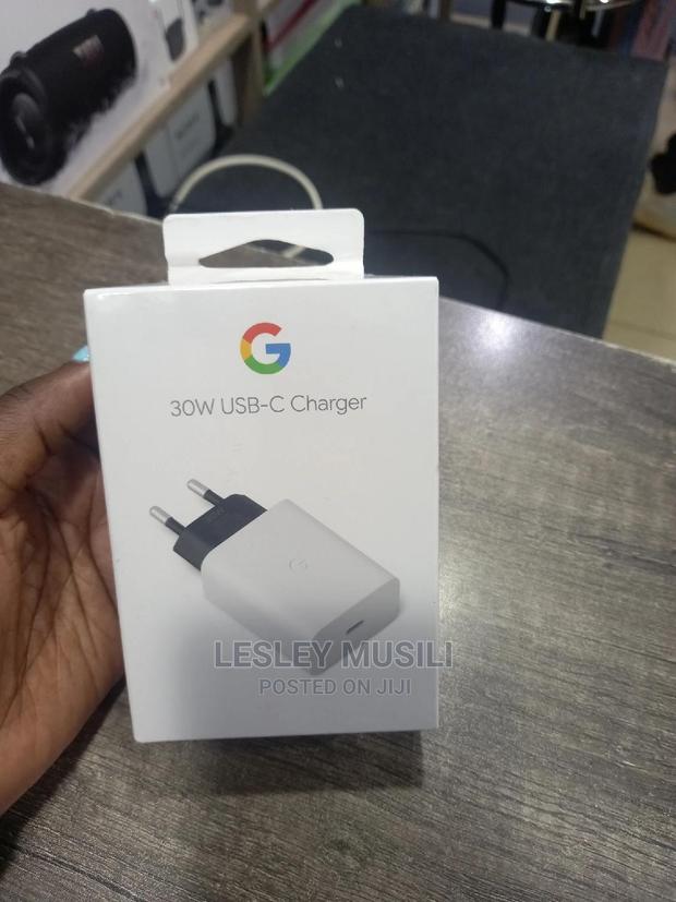 30W Usb-C Google Pixel Charger - main view