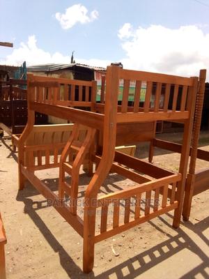 Pure Mahogany Bed 4 by 6fitts and Upper 3.5 by 6fitts - thumbnail 2
