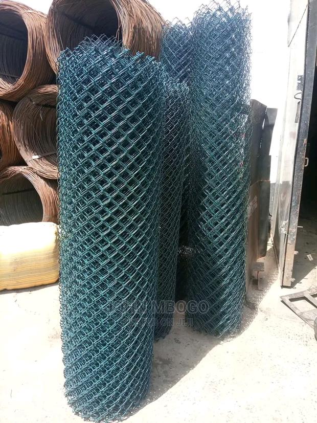Coloured Chainlink Knuckled Edge - main view