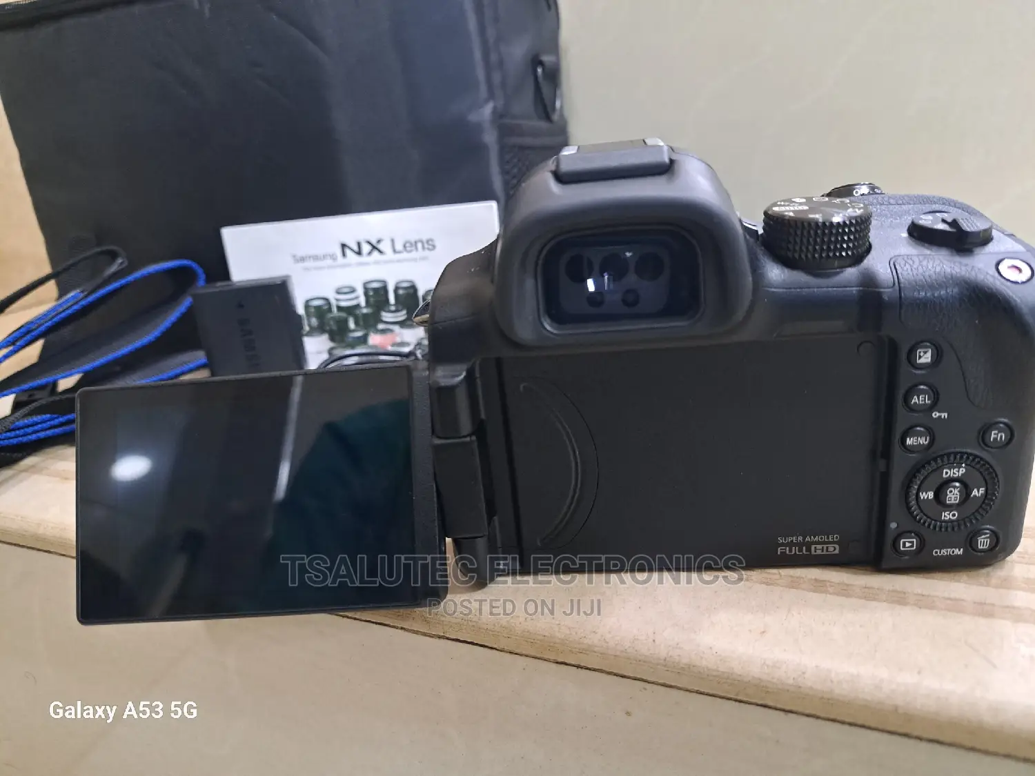 Samsung Mirrorless Camera