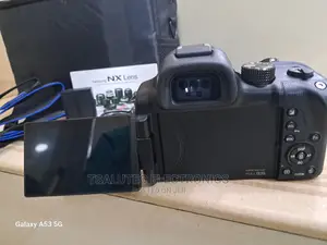Samsung Mirrorless Camera