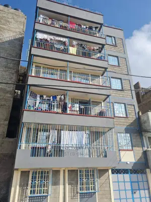 2bdrm Block of Flats in Donholm, Greenspan for Sale