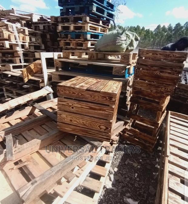 Full Pallet Set - Pallet Bed, Pallet Seats and Pallet Table - thumbnail 2