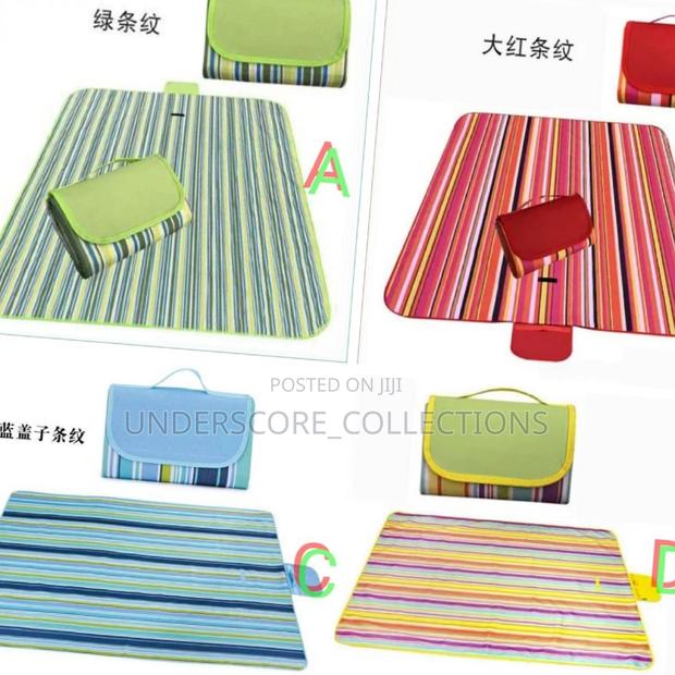 Heavy Duty Foldable Picnic Mat - thumbnail 4