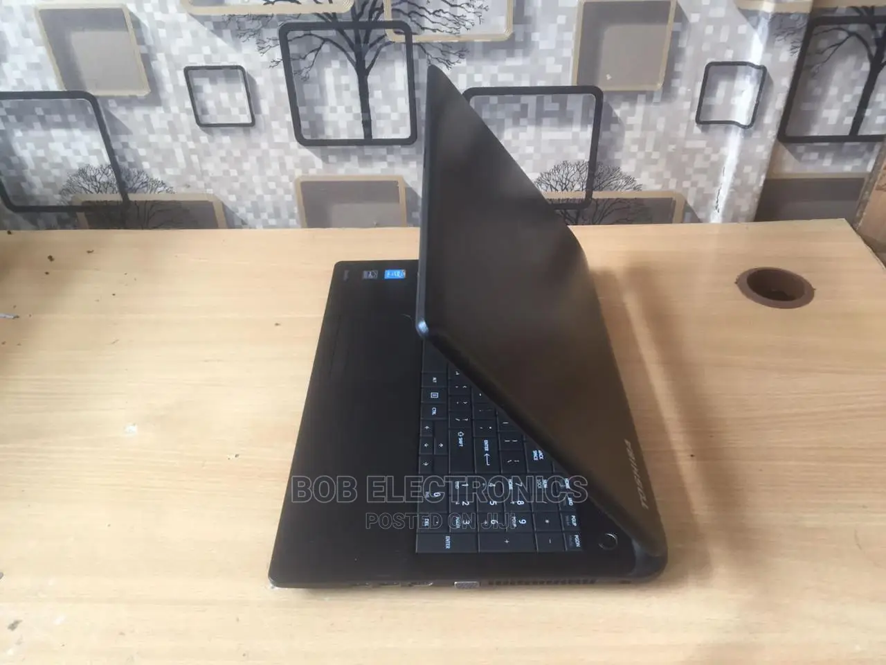 Laptop Toshiba Satellite P745 4GB Intel Celeron HDD 500GB
