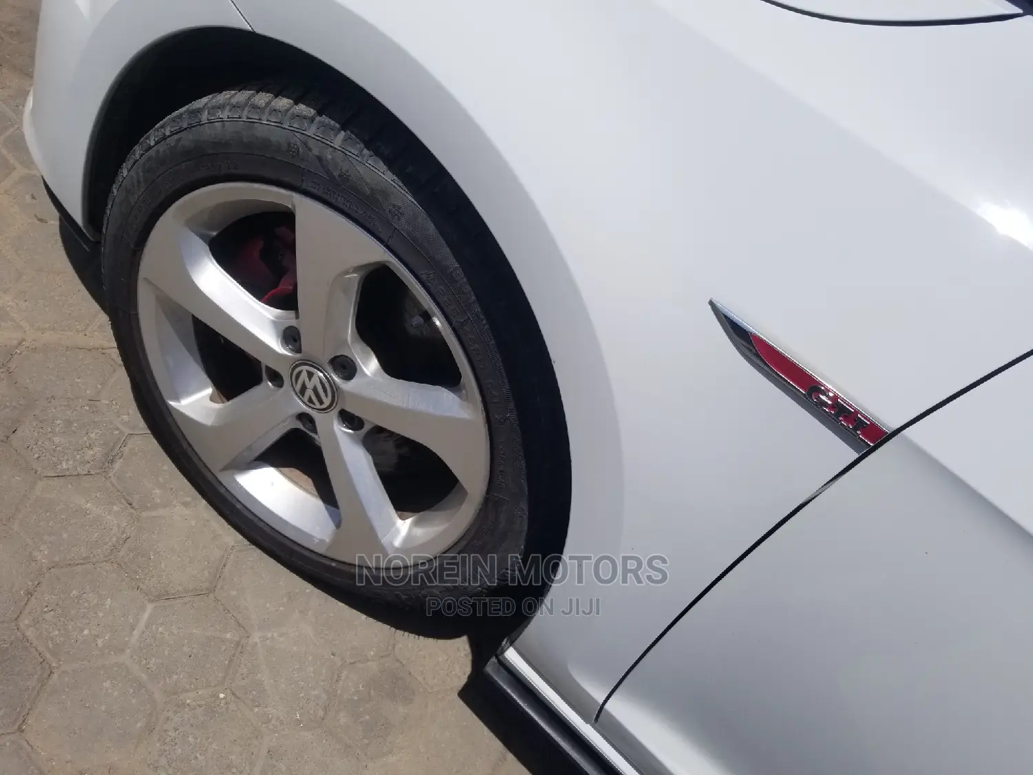 Volkswagen Golf GTI 2.0T S 4-Door 2015 White