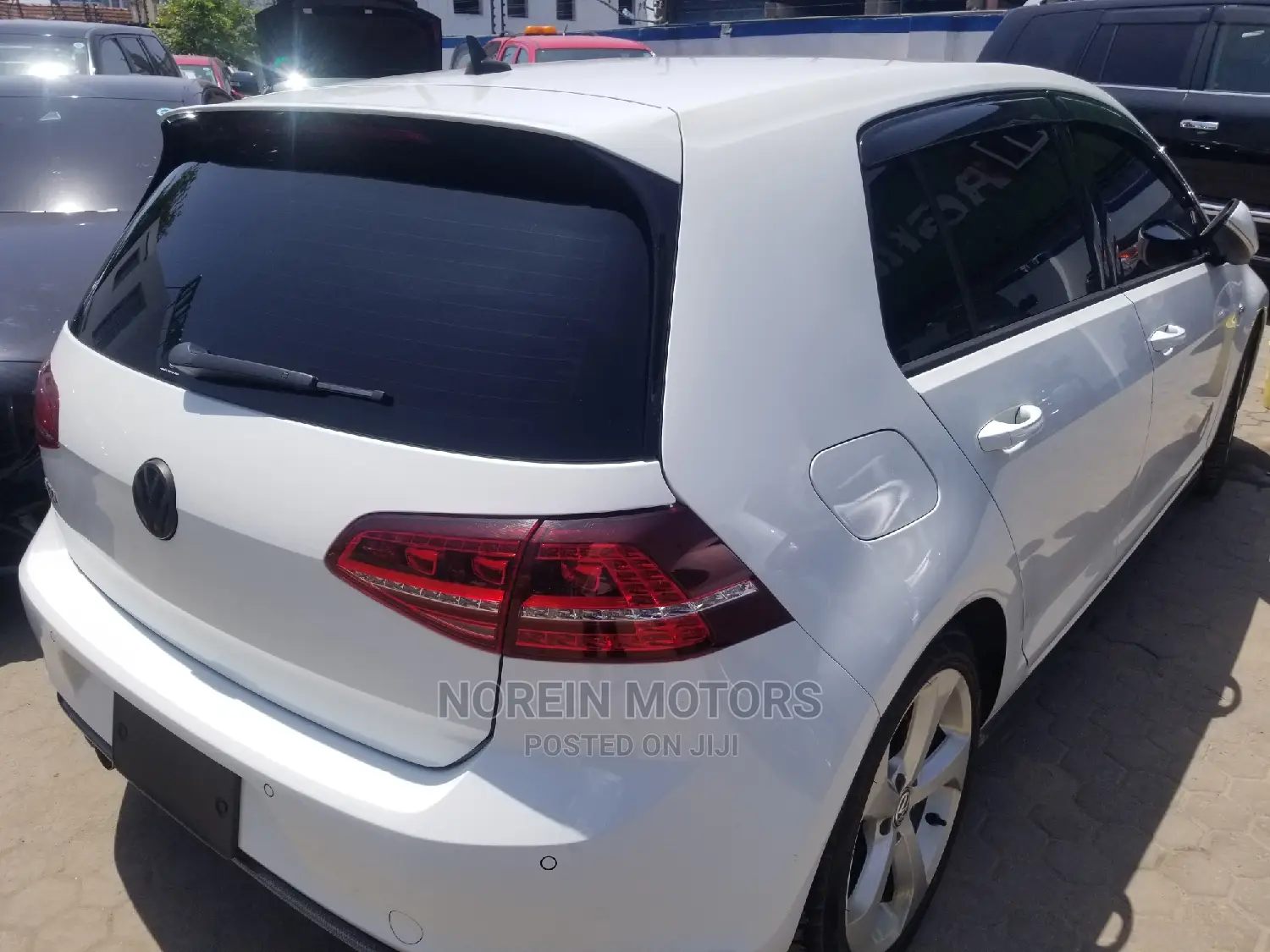 Volkswagen Golf GTI 2.0T S 4-Door 2015 White