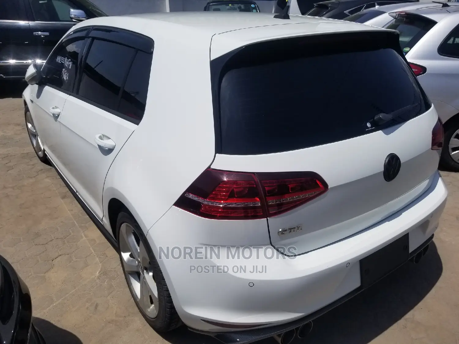 Volkswagen Golf GTI 2.0T S 4-Door 2015 White