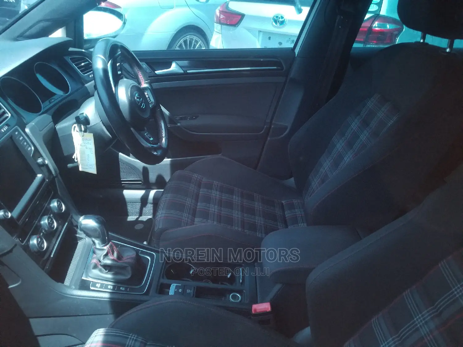 Volkswagen Golf GTI 2.0T S 4-Door 2015 White