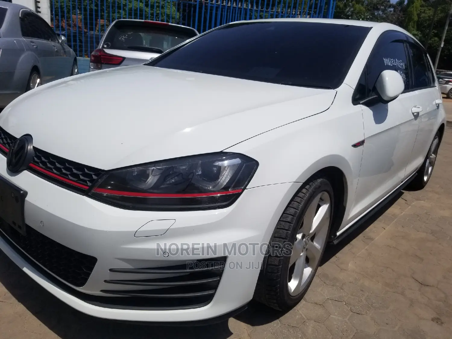 Volkswagen Golf GTI 2.0T S 4-Door 2015 White