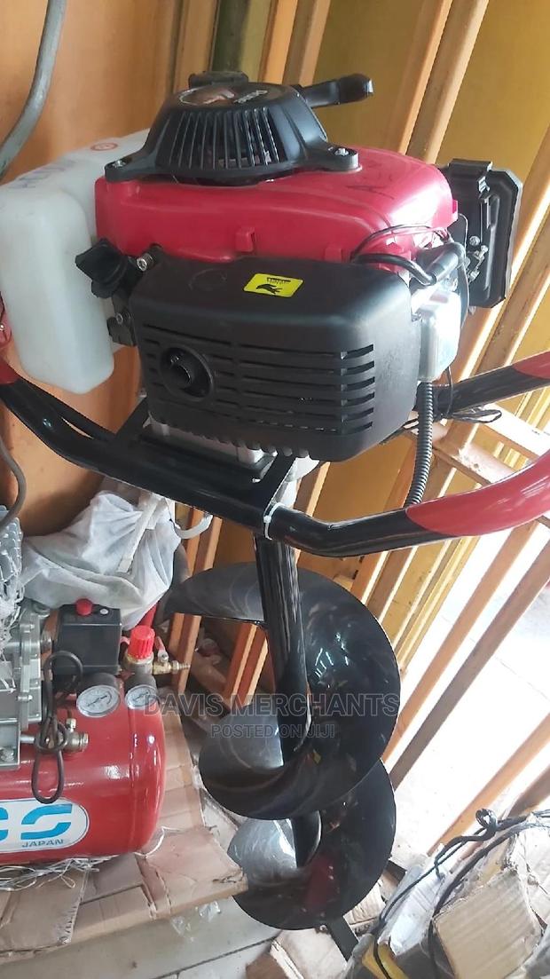 Earth Auger Machine 4 Stroke System