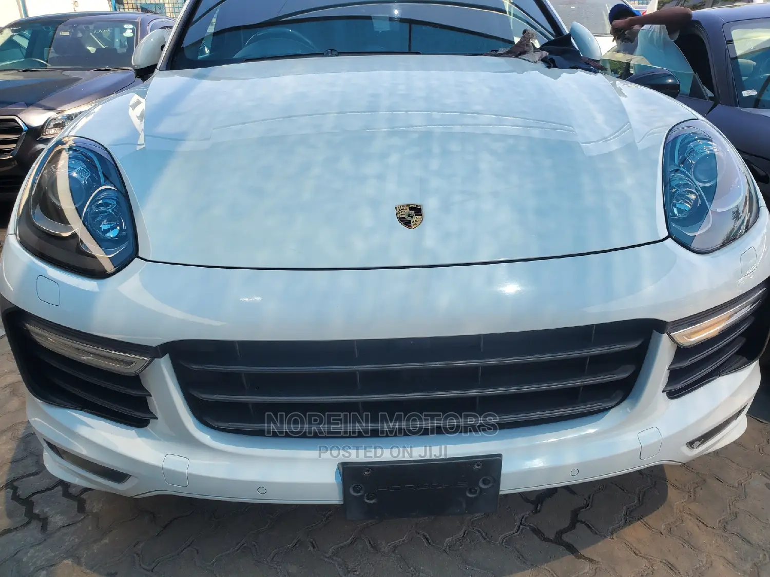 Porsche Cayenne 2016 White