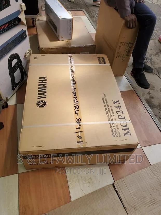 Yamaha MGP24X Plain Mixer