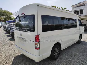 Toyota Grand HiAce 2015 White