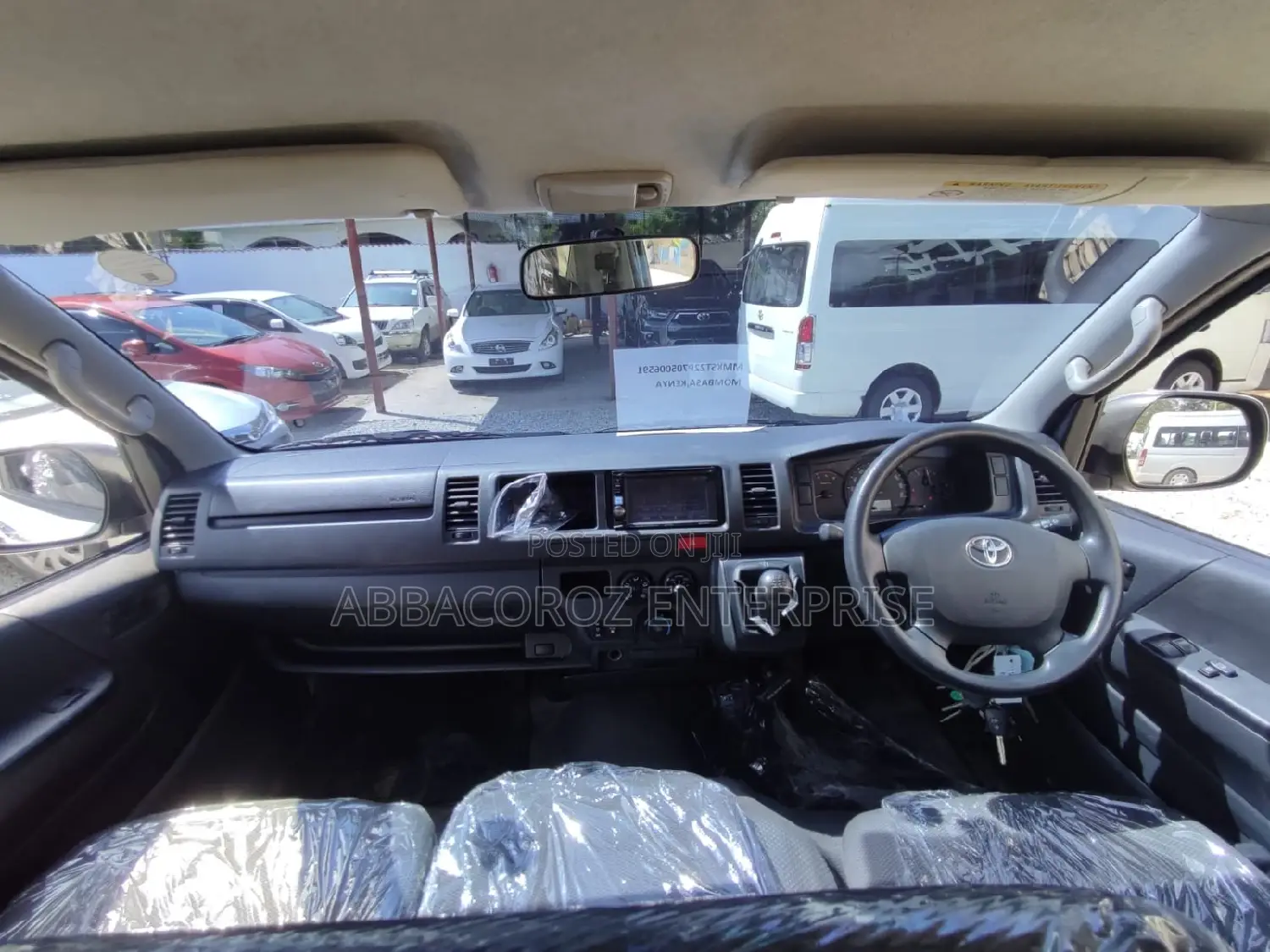 Toyota Grand HiAce 2015 White