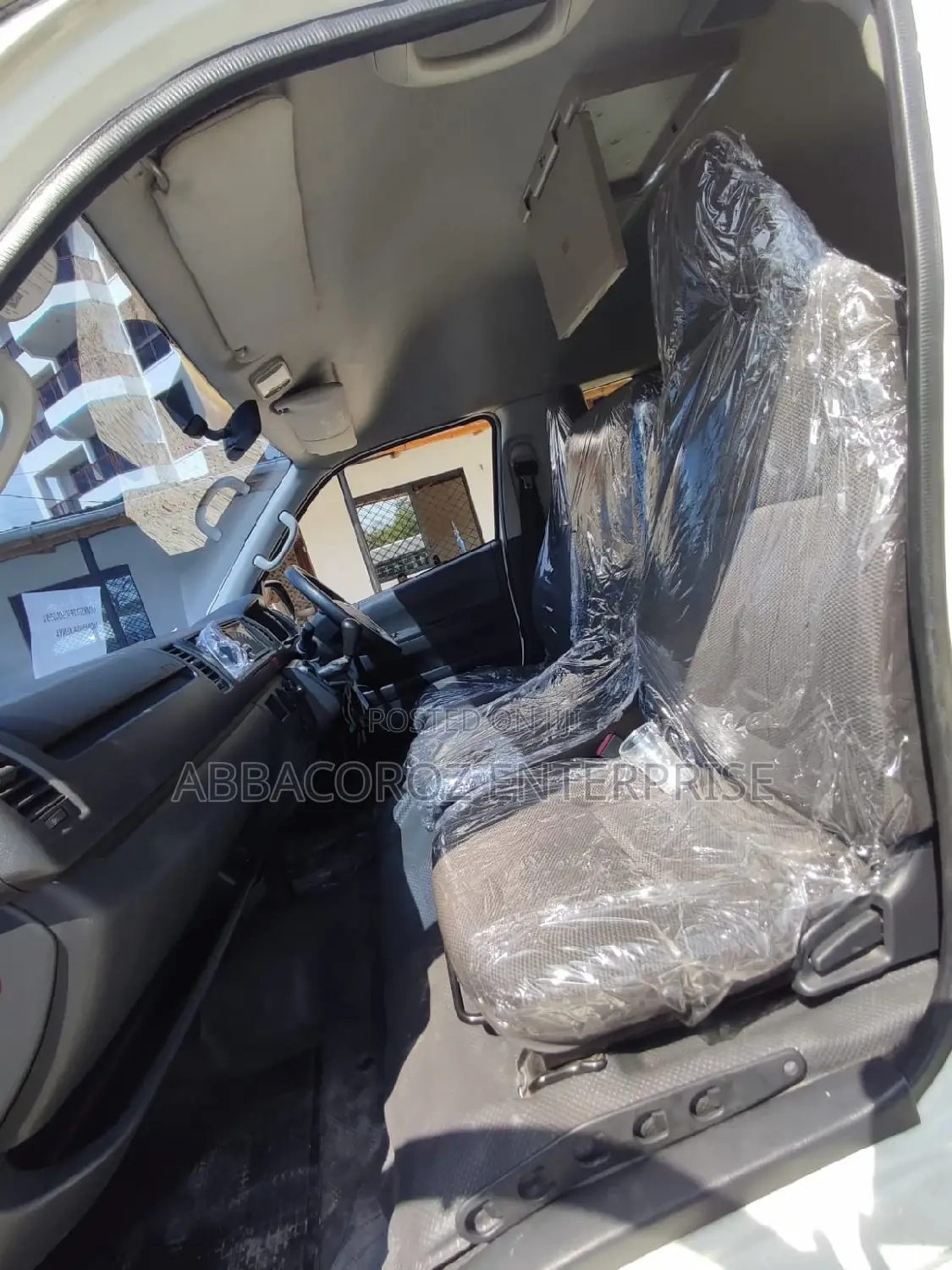 Toyota Grand HiAce 2015 White