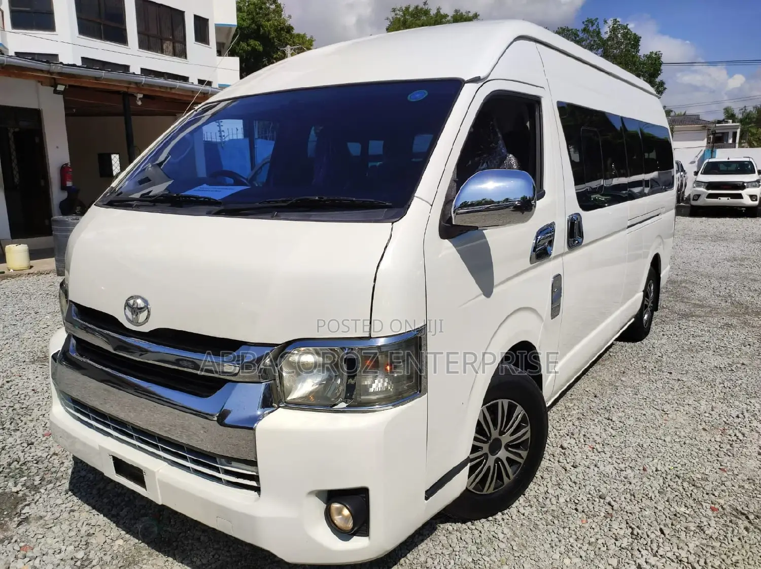 Toyota Grand HiAce 2015 White