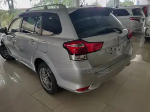 Toyota Corolla Fielder 2015 Silver