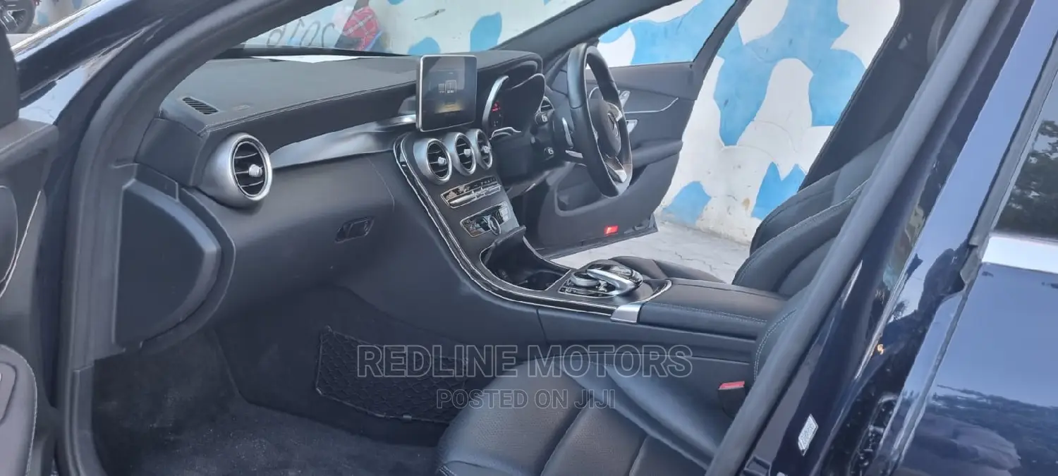 Mercedes-Benz C180 2016 Black