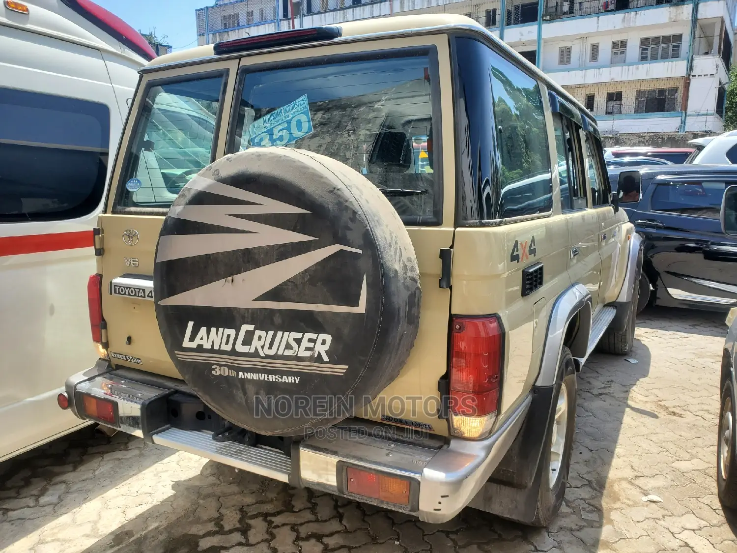 Toyota Land Cruiser 2015 Yellow