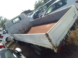 Mitsubishi Canter//3000cc Diesel//Manual//3 Tons Capacity