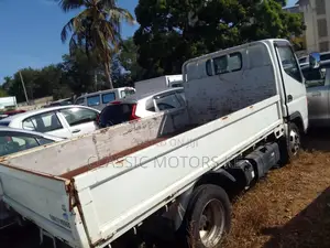 Mitsubishi Canter//3000cc Diesel//Manual//3 Tons Capacity