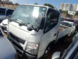 Mitsubishi Canter//3000cc Diesel//Manual//3 Tons Capacity