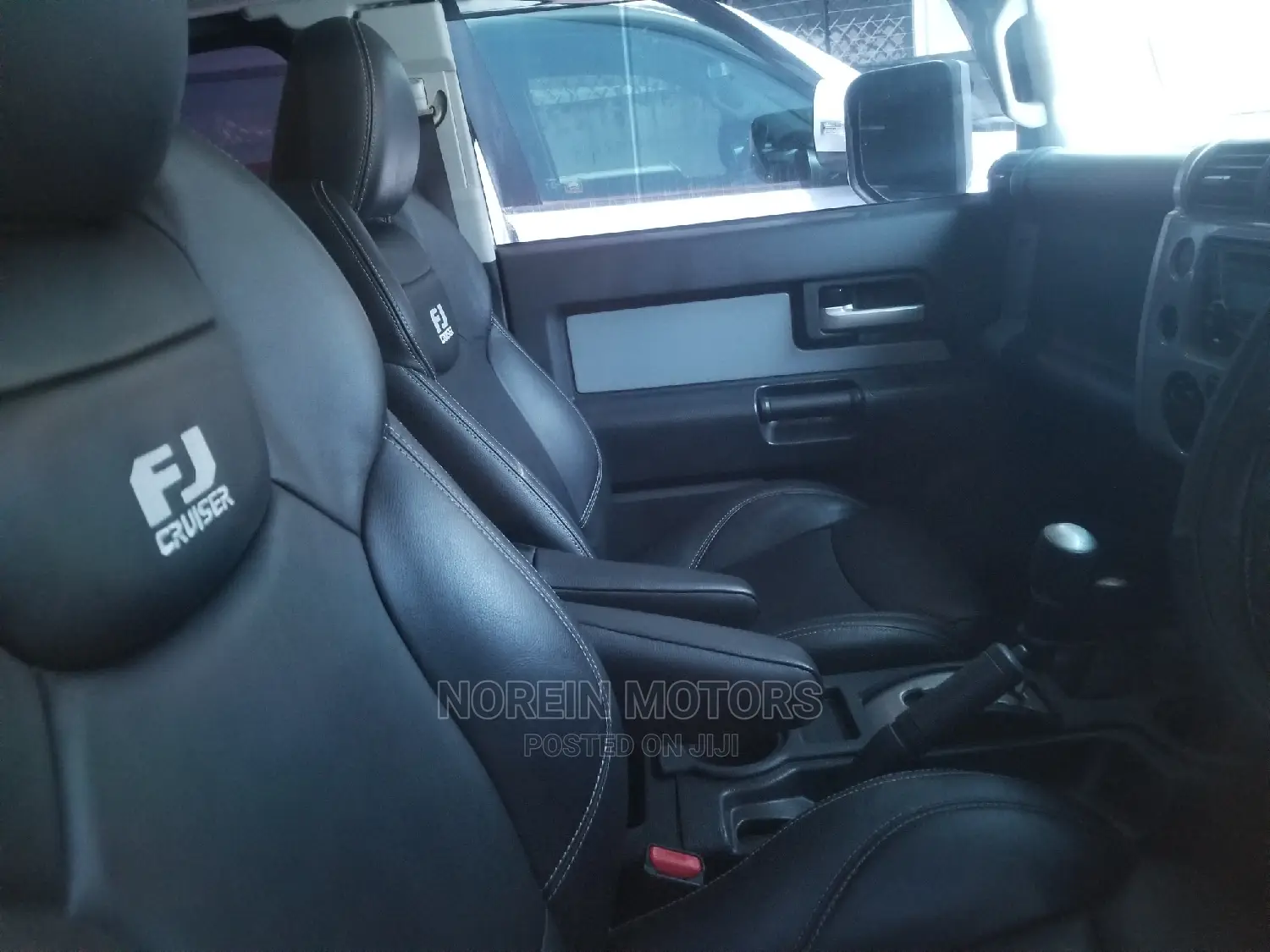 Toyota FJ Cruiser 2015 Gray