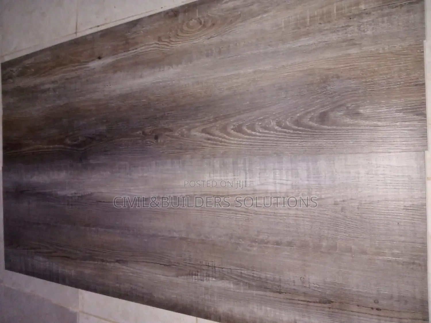 Sticking Laminate Flooring Tiles