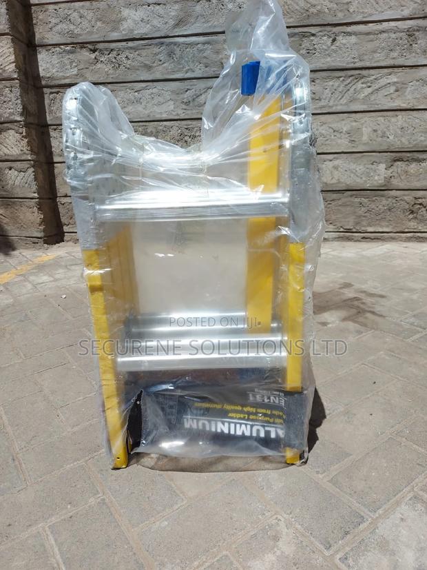 Fibreglass Multipurpose Ladder 8ft/2.5meters - thumbnail 2