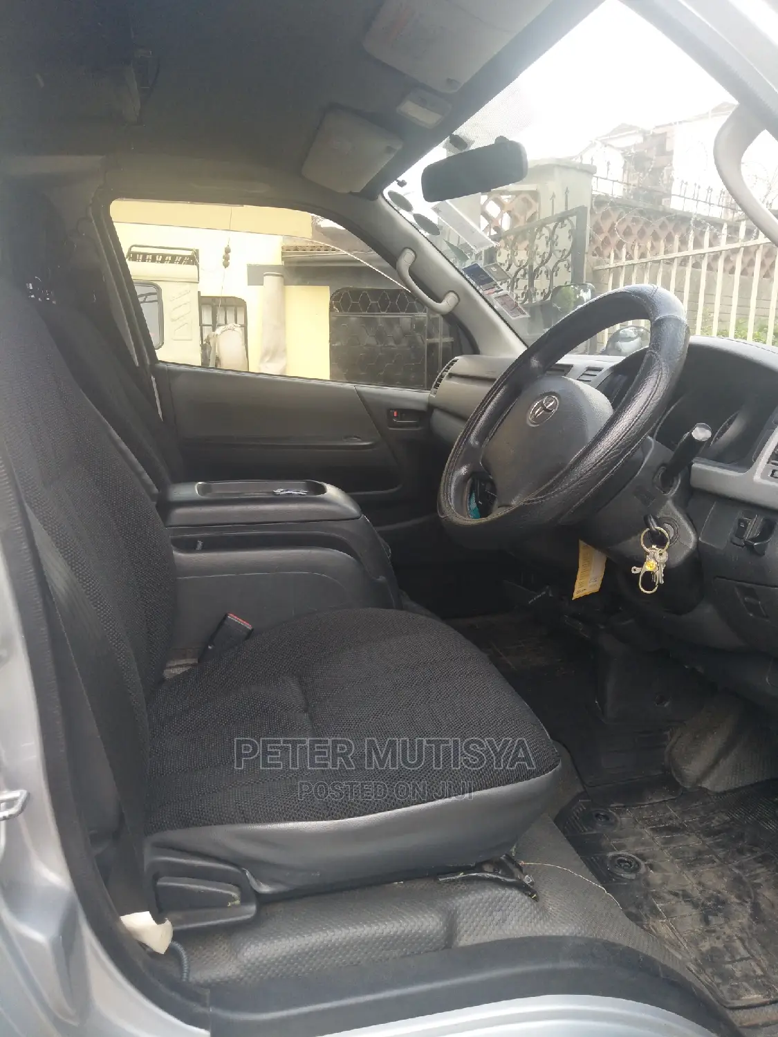 Toyota HiAce 2012 Silver