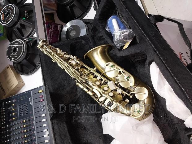 Selmer Tenor Saxophone - main view