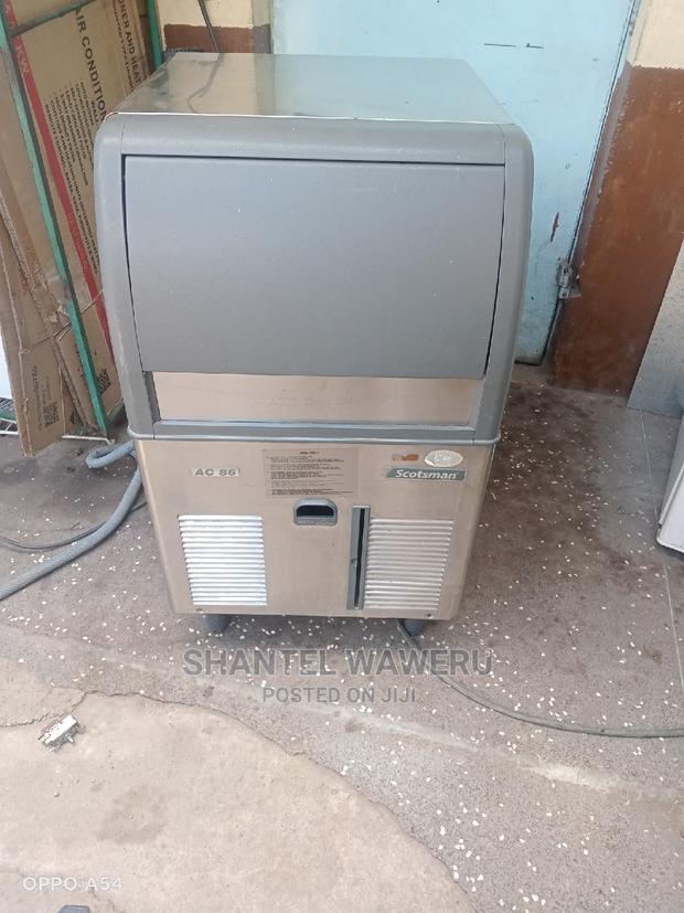 Commercial Ice Maker - thumbnail 2